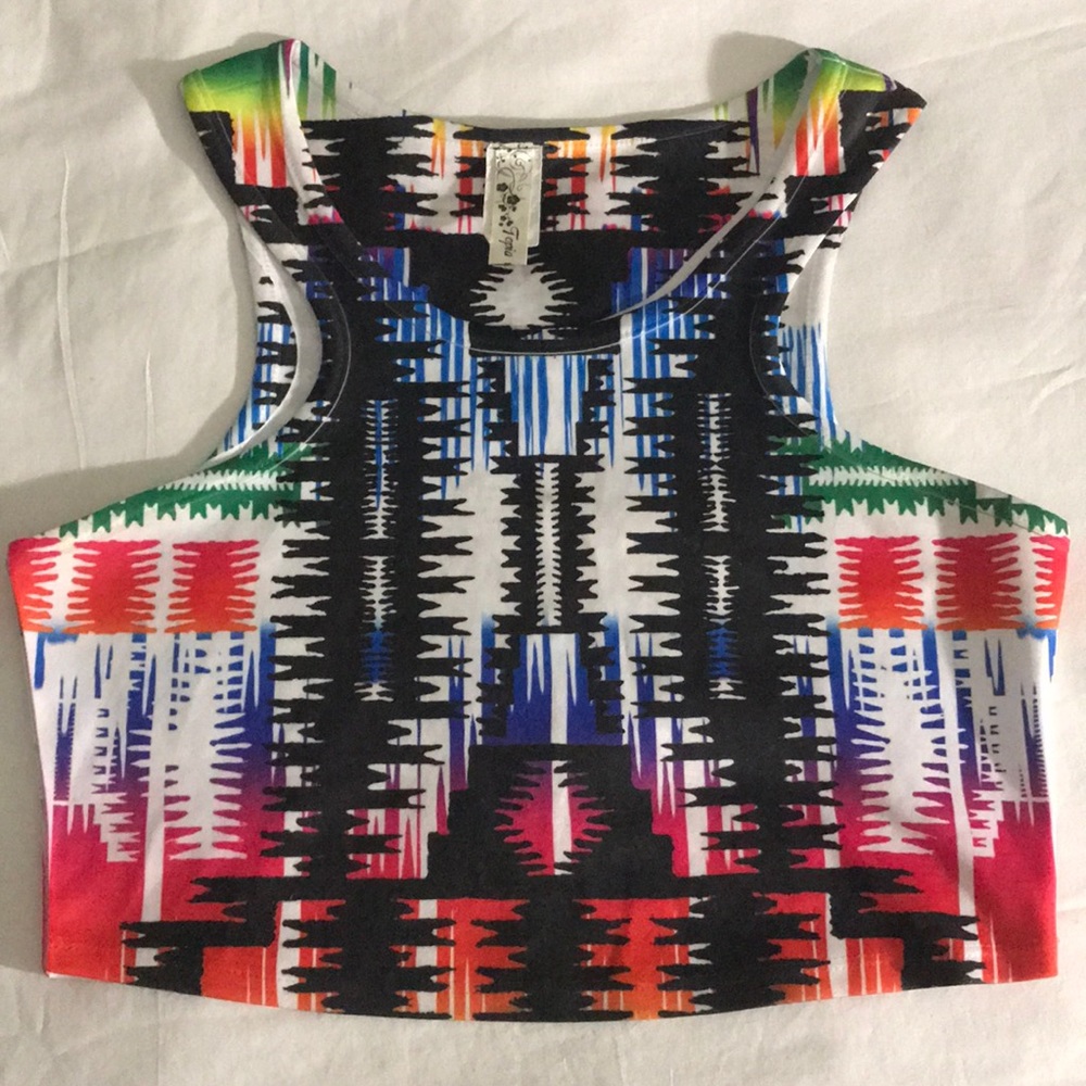 ❤️ Women’s Aztec Crop Top!!